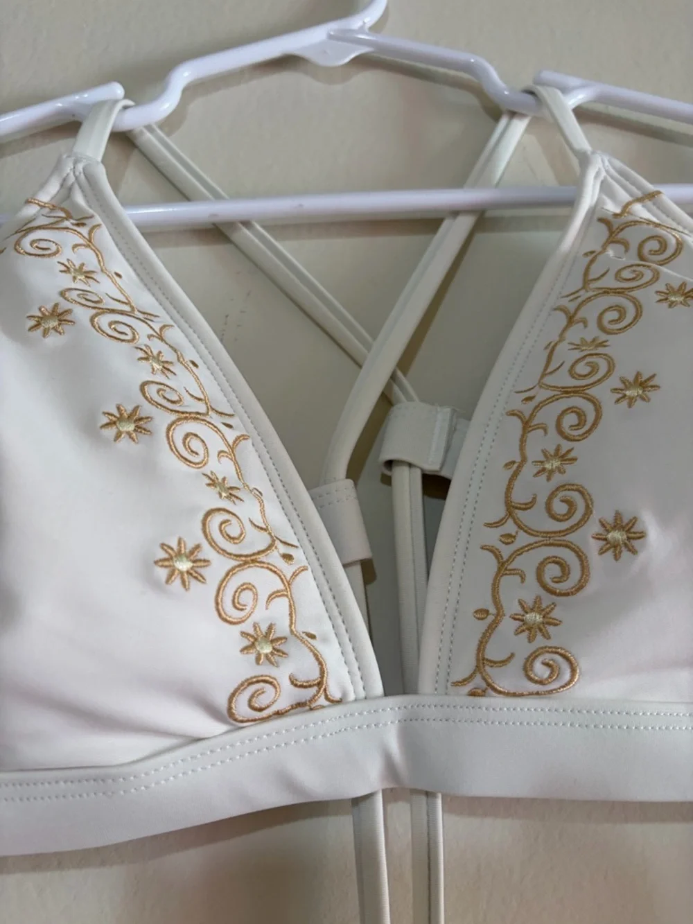 Cupshe Cream/white Bikini Set with Gold Embroidery with necklace. - Picture 5 of 13